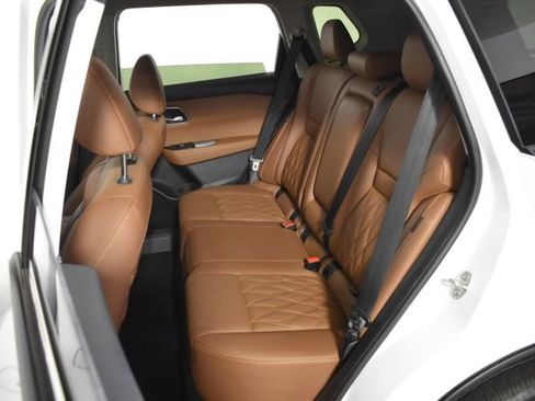 Certified 2025 Nissan Rogue Platinum AWD/4WD image 30