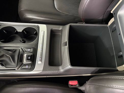 New 2026 Kia Carnival EX FWD image 32