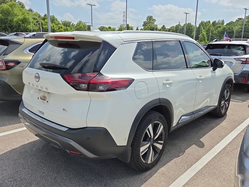 Used 2023 Nissan Rogue SL w/ SL Premium Package FWD image 6