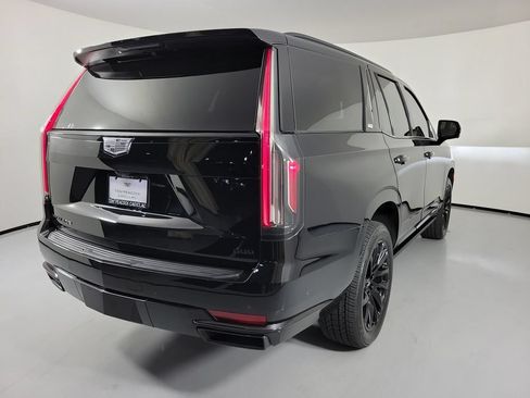 Certified 2024 Cadillac Escalade Sport Platinum w/ LPO, ONYX Package AWD/4WD image 3