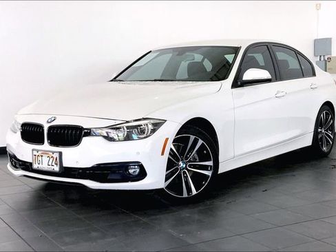 Used 2018 BMW 330i Sedan image 1
