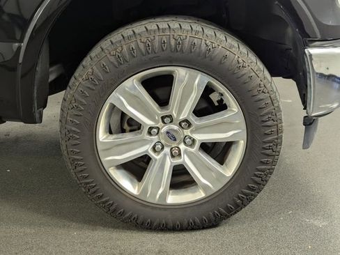 Used 2017 Ford F150 Platinum w/ Equipment Group 701A Luxury AWD/4WD image 14