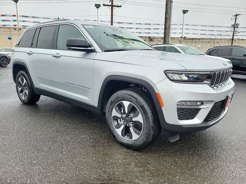 New 2023 Jeep Grand Cherokee 4WD 4xe image 4
