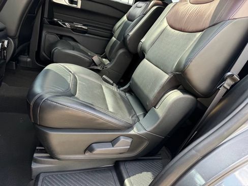 Used 2021 Ford Explorer Platinum w/ Equipment Group 601A AWD/4WD image 8