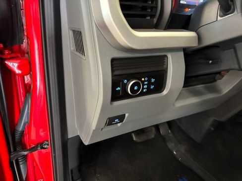 Used 2023 Ford F350 XLT AWD/4WD image 40