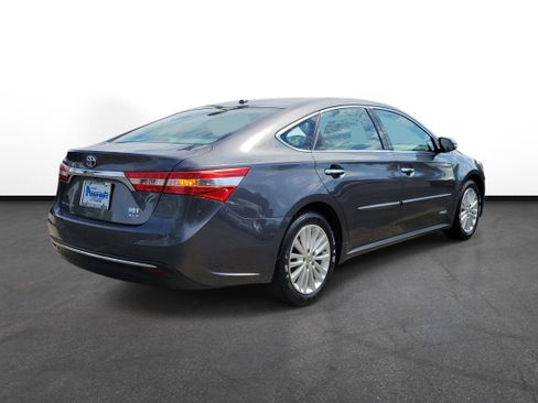 Used 2015 Toyota Avalon XLE Touring FWD image 4