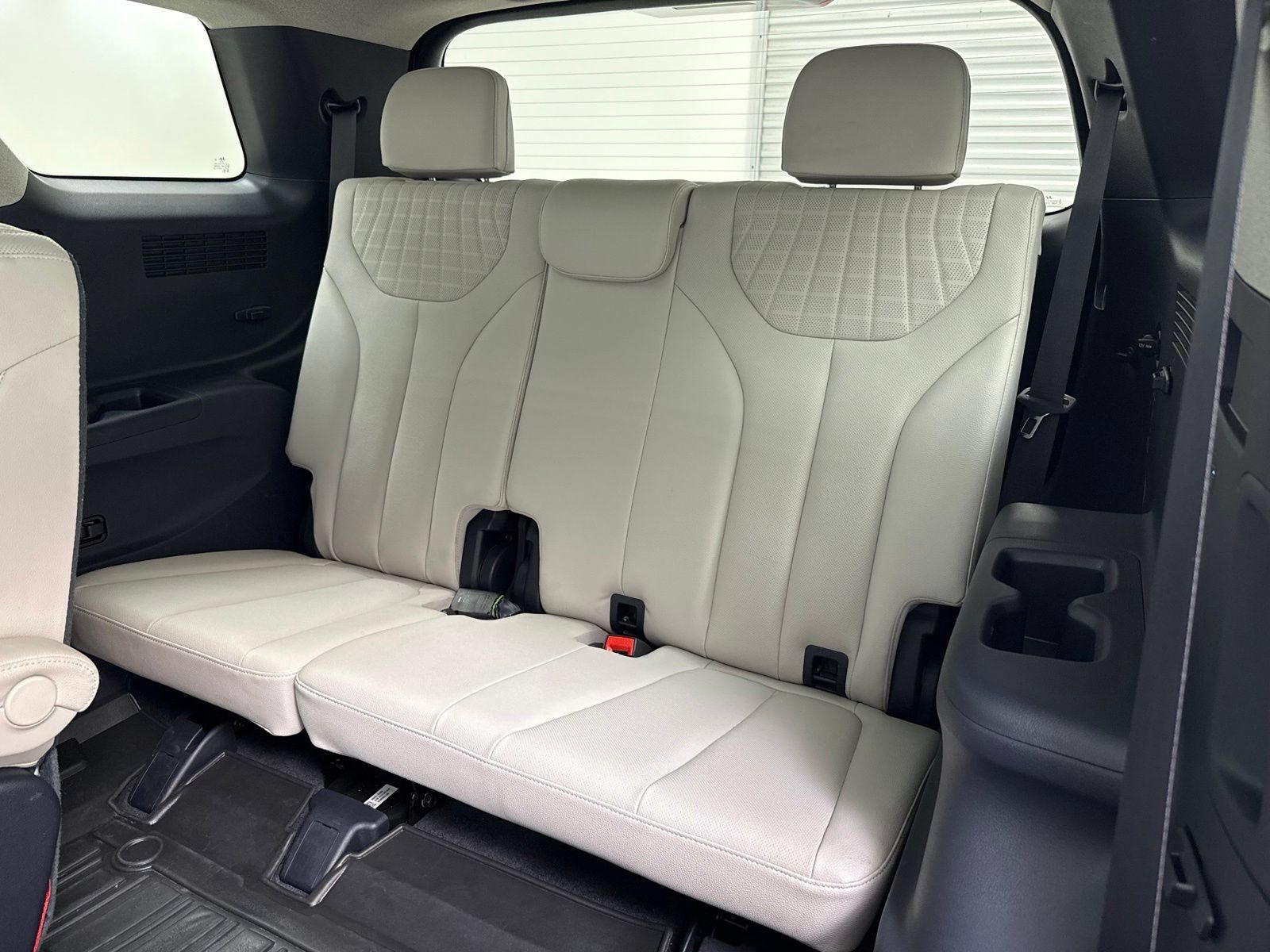 Used 2025 Hyundai Palisade Limited FWD image 26