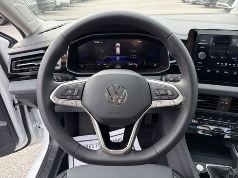 New 2026 Volkswagen Jetta SE FWD image 24