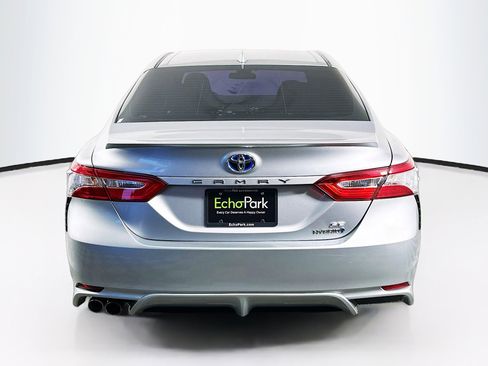 Used 2020 Toyota Camry SE FWD image 7