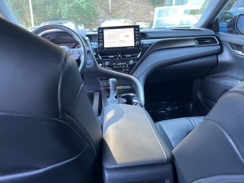 Used 2021 Toyota Camry XSE image 16