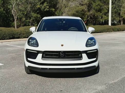 Used 2024 Porsche Macan image 3