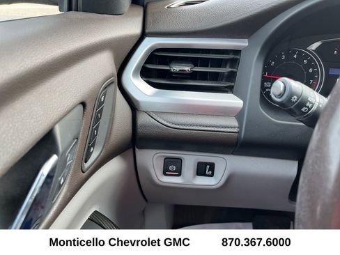 Used 2020 GMC Acadia SLT w/ Premium Package image 16