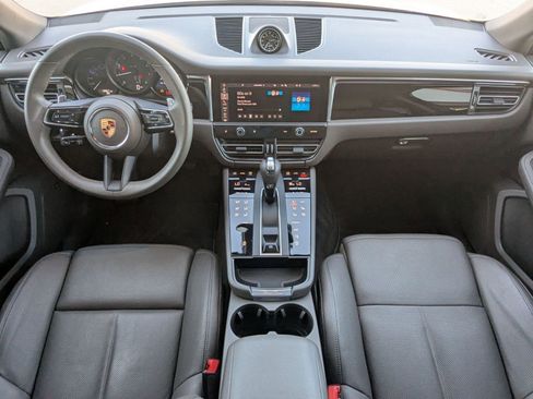 Certified 2025 Porsche Macan image 22