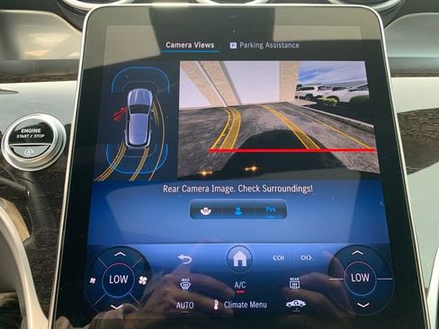 Used 2025 Mercedes-Benz GLC 300 4MATIC image 27