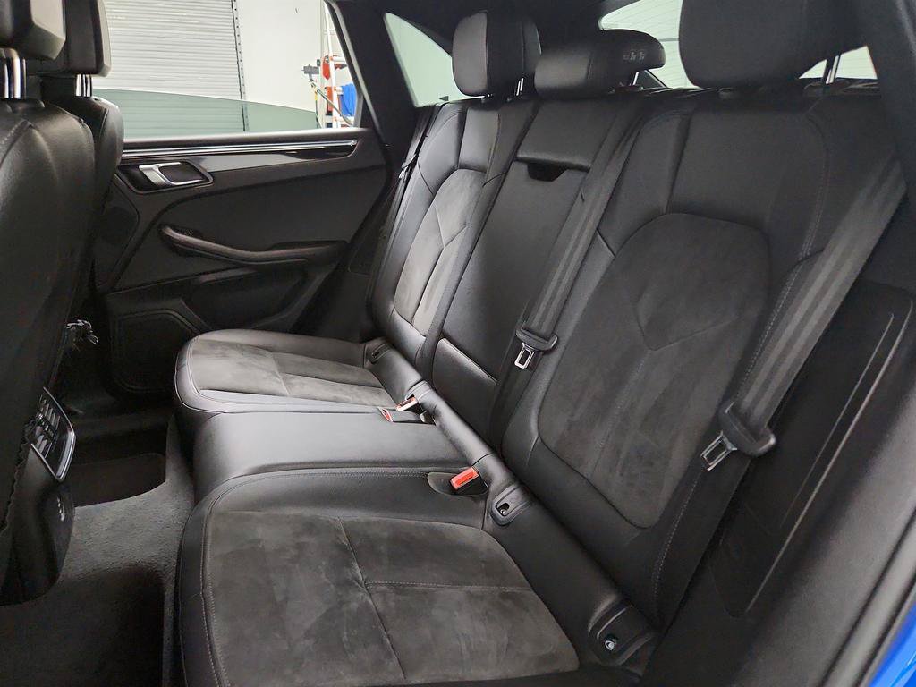 Used 2020 Porsche Macan AWD/4WD image 24