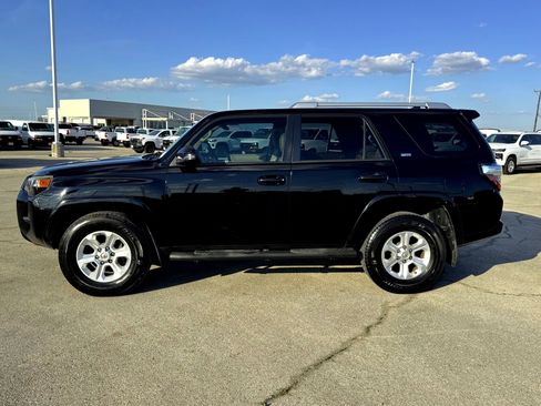 Used 2015 Toyota 4Runner SR5 Premium image 10