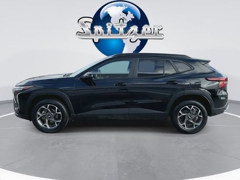 Used 2025 Chevrolet Trax LT w/ Driver Confidence Package image 6