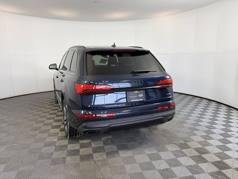 Certified 2025 Audi Q7 2.0T Premium w/ Convenience Plus Package image 9