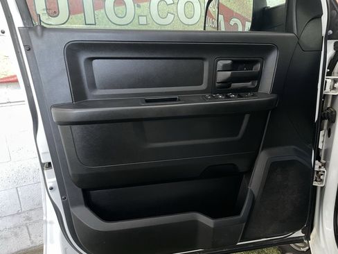 Used 2016 RAM 2500 Tradesman w/ Chrome Appearance Group image 21