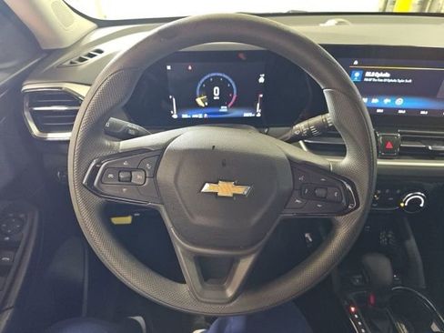 Used 2025 Chevrolet TrailBlazer LT AWD/4WD image 15
