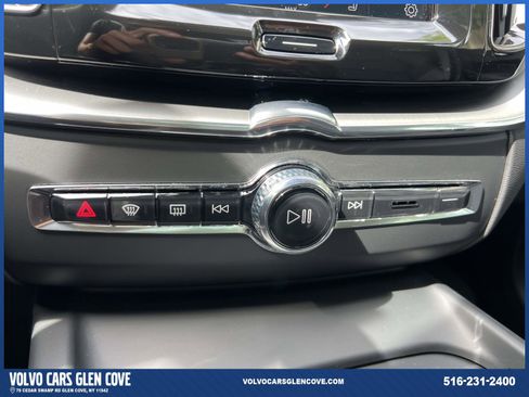 Certified 2025 Volvo XC60 B5 Core w/ Protection Package Premier image 30