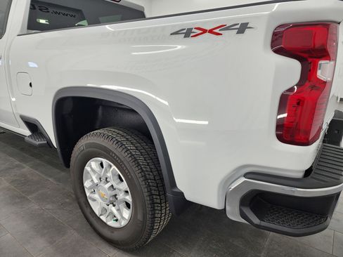 Used 2024 Chevrolet Silverado 2500 LT image 29