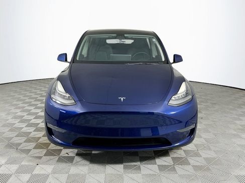 Used 2022 Tesla Model Y Long Range AWD/4WD image 2
