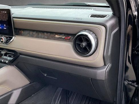 Used 2024 Chevrolet Colorado ZR2 w/ ZR2 Convenience Package III AWD/4WD image 27