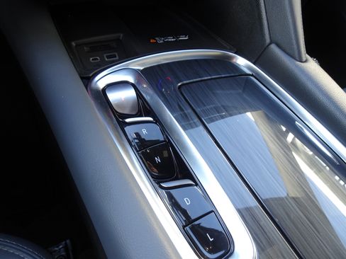 Used 2024 Buick Enclave Premium image 18