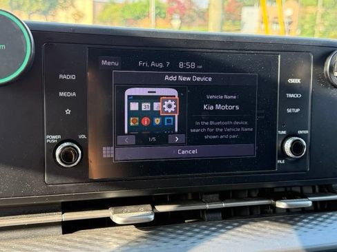 Used 2022 Kia Carnival LX FWD image 25