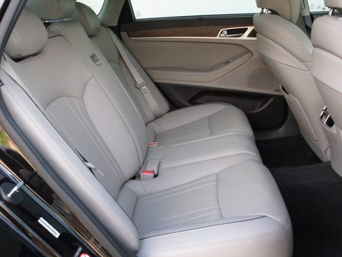 Used 2015 Hyundai Genesis 3.8 w/ Option Group 04 image 15