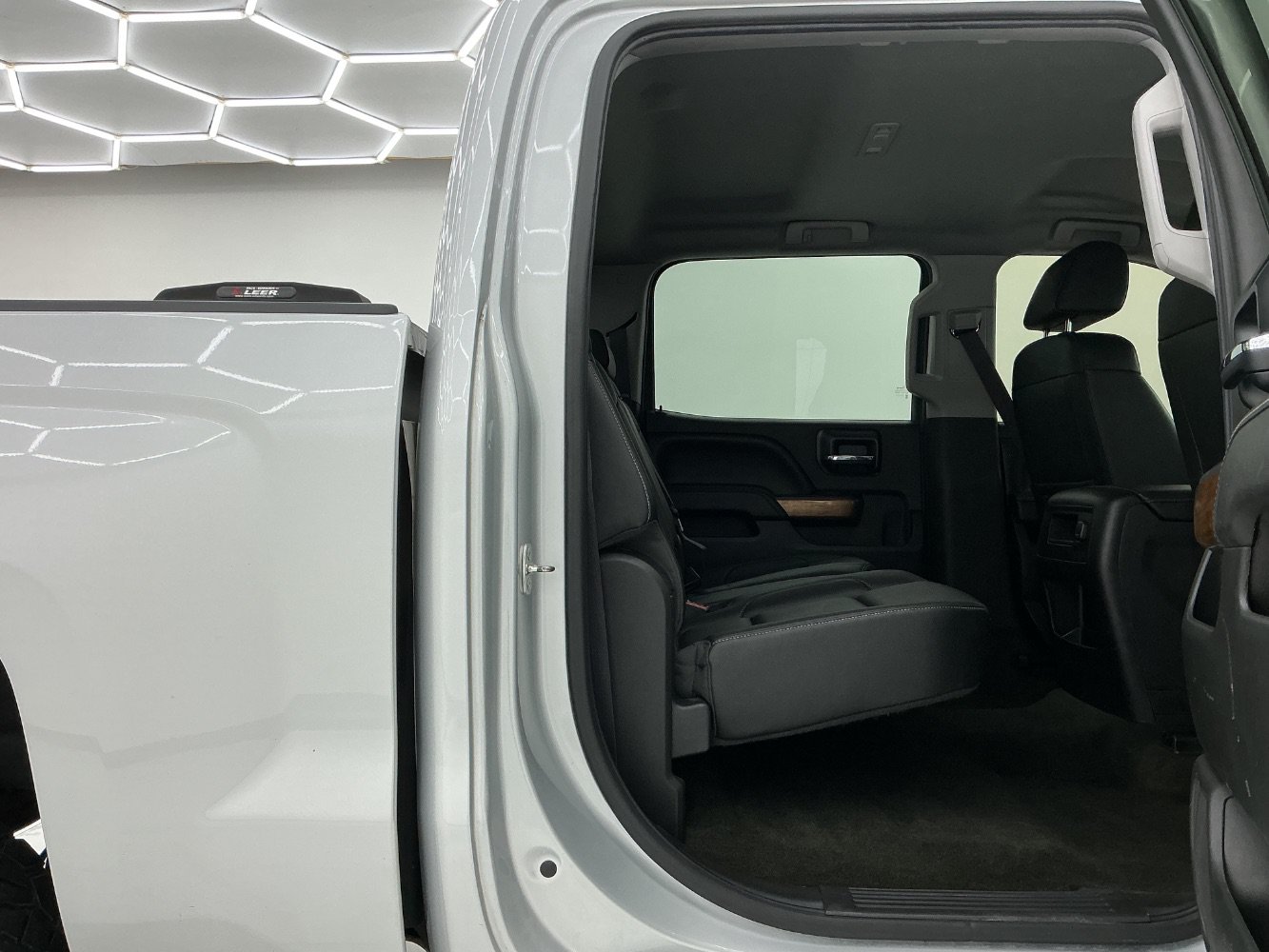 Used 2016 Chevrolet Silverado 1500 LTZ AWD/4WD image 23
