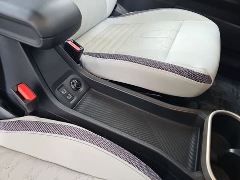 Certified 2025 MINI Cooper 2-Door Hardtop image 22