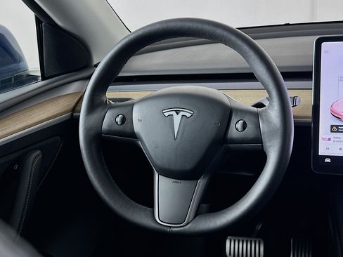Used 2021 Tesla Model Y Long Range AWD/4WD image 17