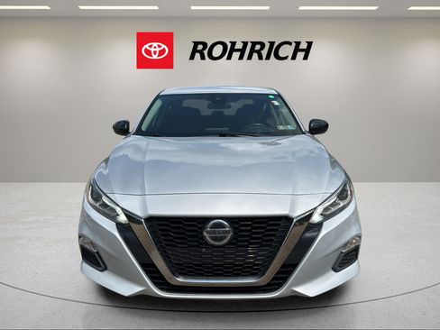Used 2022 Nissan Altima 2.5 SR AWD/4WD image 2
