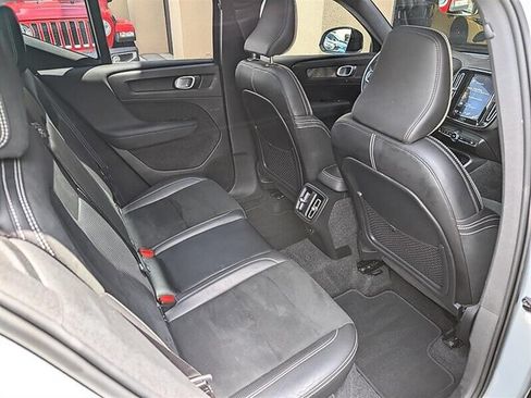 Used 2019 Volvo XC40 T5 R-Design AWD/4WD image 29