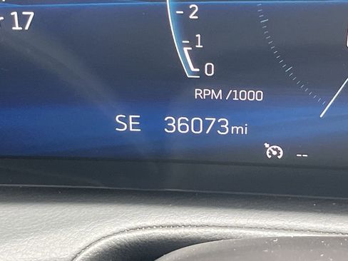 Used 2024 Cadillac XT4 Premium Luxury image 4