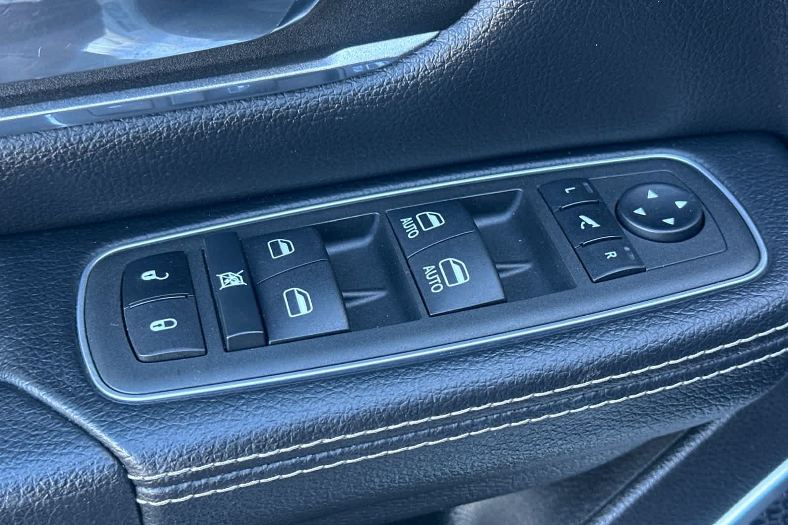 Used 2022 RAM 1500 Laramie w/ Sport Appearance Package AWD/4WD image 13