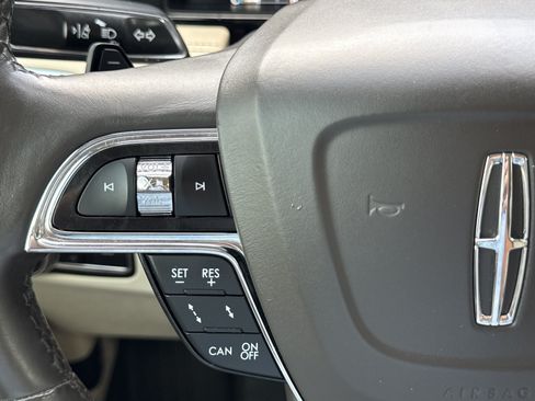 Used 2021 Lincoln Navigator Reserve w/ Luxury Package AWD/4WD image 25