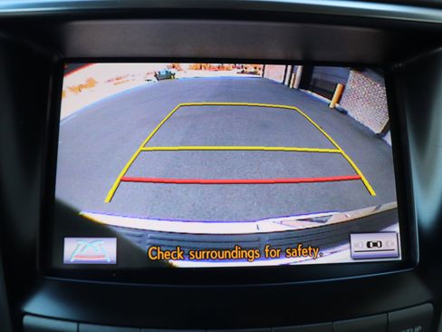 Used 2013 Lexus LX 570 4WD image 65