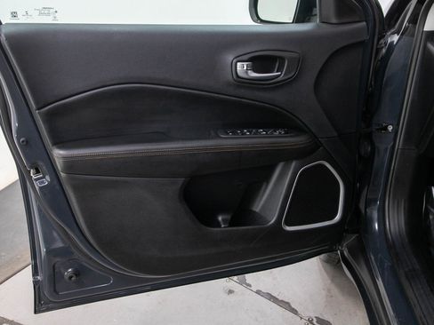 Used 2018 Jeep Compass Limited AWD/4WD image 19
