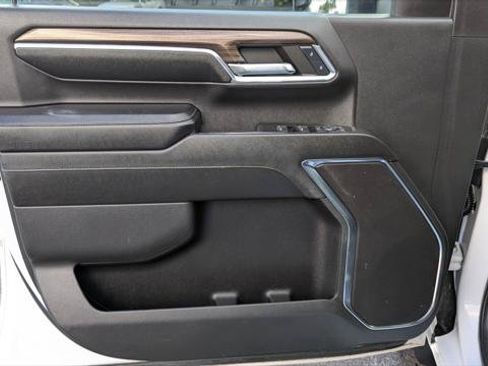 Used 2024 Chevrolet Silverado 2500 LT AWD/4WD image 13