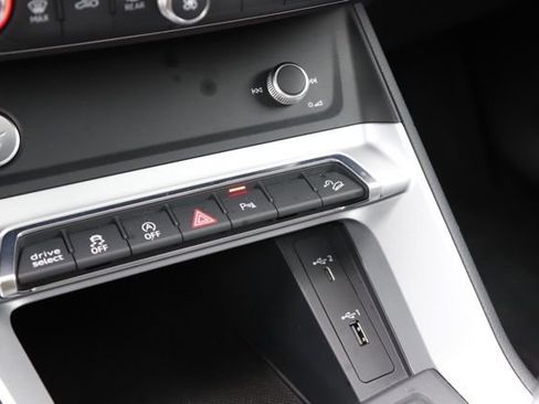 Used 2020 Audi Q3 2.0T Premium w/ Convenience Package image 27