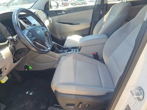Used 2018 Hyundai Tucson Value AWD/4WD image 3