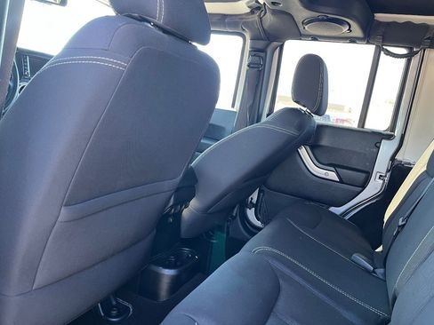 Used 2014 Jeep Wrangler Unlimited Rubicon w/ Connectivity Group image 26