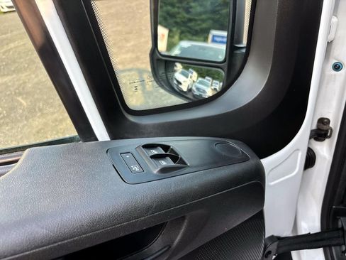 Used 2025 RAM ProMaster 2500 w/ U-Haul Equipment Group FWD image 11