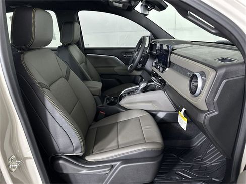 New 2026 Chevrolet Colorado ZR2 w/ Technology Package image 28