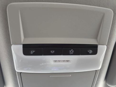 Used 2023 Nissan Sentra SR w/ Trunk Package image 39