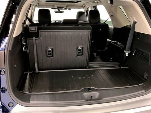 New 2025 Nissan Pathfinder Platinum w/ Lighting Package (N93) image 41