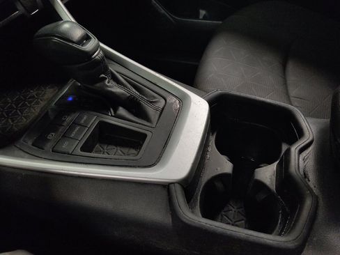 Used 2019 Toyota RAV4 XLE FWD image 26